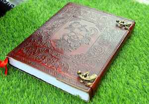 Diario de cuero genuino 100% hecho a mano, suave, color marrón, con doble correa de cierre y bolígrafo, diseño de calavera. - Product Image 4