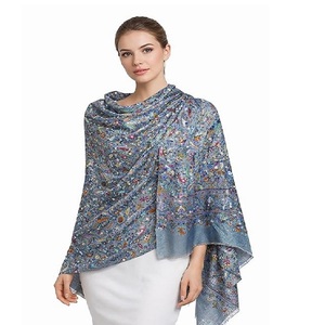 Estola de Cachemira, Seda y Modal Premium para Mujer, Ligera y Suave, Chal con Estampado Digital de Diseñador y Detalles de Cristal - Product Image 1