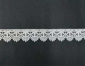 Bordure en dentelle ajourée soluble dans l'eau avec broderie florale délicate en soie de lait et appliques pour la décoration de robes de mariée et de vêtements - Product Image 3