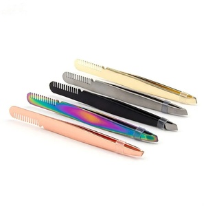 Pinzas para Cejas Ryzer Studio con Punta Puntiaguda en Oro Rosa, con Función de Peine, Diseño Moderno, Acero Inoxidable Duradero, 9 cm de Longitud - Product Image 4