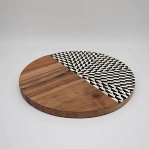 Tabla de cortar de madera y resina de diseño premium, tabla de cortar con incrustaciones de resina, tabla de quesos de madera, tabla de quesos a un precio muy razonable - Product Image 5
