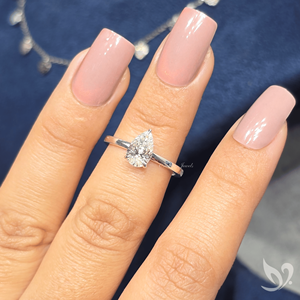 Anillo Solitario con Diamante Cultivado en Laboratorio de Corte Pera de 1.00 CT en Oro Blanco de 18K |   Anillo de Compromiso Certificado por IGI - Product Image 3