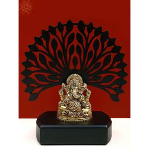 Petite sculpture en laiton de 6 pouces faite à la main Lord Ganesha avec arbre en bois fabriquée en Inde - Product Image 1
