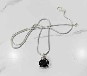 Make a bold statement with this timeless piece of jewelry Perfectly crafted for <b>those</b> <b>who</b> <b>love</b> minimalist yet powerful elegance - Product Image 4