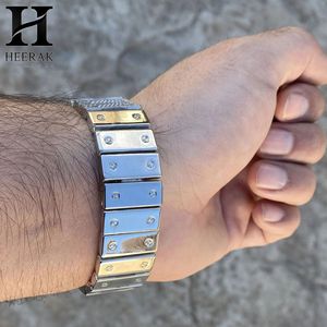 Montre pour homme en argent avec diamants incrustés, cadran carré, aiguilles bleues et chiffres romains allongés, style Santos, montre-bracelet personnalisée Hip Hop - Product Image 6