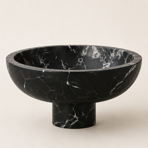 Bol sur piédestal en marbre noir vintage, fait main, en pierre naturelle, centre de table, bol à fruits pour table à manger et maison/hôtel - Product Image 1
