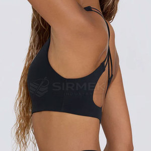 Soutien-gorge de sport élégant en tissu à séchage rapide avec bretelles dorsales réglables pour un ajustement parfait, idéal pour les séances d'entraînement à la salle de sport - Product Image 3
