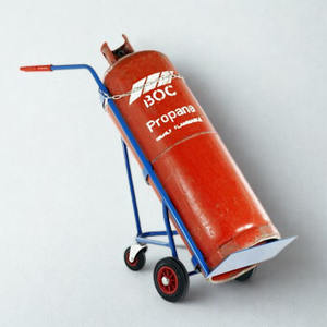 Chariot à roulettes robuste pour bouteilles de gaz propane GPL, pour une manipulation et un transport industriels sécurisés - Product Image 2