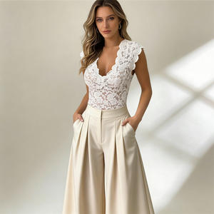 Blusa Elegante Blanca con Cuello en V y Manga Larga para Mujer Talla Grande, con Collar de Perlas, Tela de Spandex/Poliéster, Transpirable, Estilo Dulce - Product Image 1