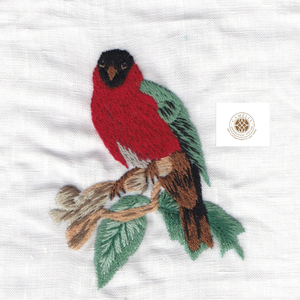 นกสีแดงสดใส ลายปักนูนเพิ่มเสน่ห์อันมีชีวิตชีวา เหมาะเป็นจุดเด่นสำหรับงานปาร์ตี้ - Product Image 3