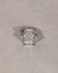 แหวนแต่งงาน/หมั้นเพชรซิคอนทรงเรเดียนท์คัทจาก IGI Lab Grown วินเทจ ทอง 14k สีเหลือง สำหรับทั้งชายและหญิง ดีไซน์ทันสมัย ทองคำขาวอย่างดี สำหรับวันครบรอบ - Product Image 1