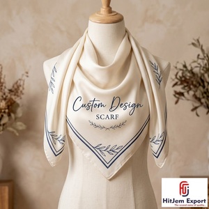Écharpes carrées personnalisées imprimées en gros, étiquette privée, écharpes promotionnelles tendance, service de fabrication textile OEM ODM - Product Image 4
