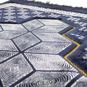 Tapis de prière musulman personnalisé à prix abordable, en coton et polyester lavable, style uni, pour la maison et les voyages – Tapis islamiques très demandés - Product Image 6