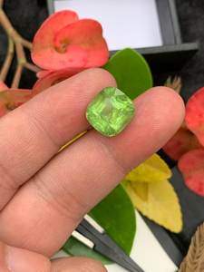 Peridoto Verde Natural, Corte Cojín, Sin Tratar, Facetado, Gema Suelta para Joyería Personalizada, Piedra de Nacimiento de Agosto, Venta al por Mayor, ZUBEDA GEMS - Product Image 3