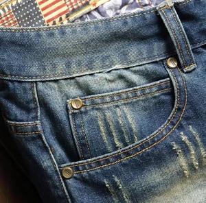 Pantalones Cortos de Mezclilla Rotos para Hombre, Cintura Media Elástica, Logotipo Frontal, Estilo Urbano Informal, Tejido de Algodón - Product Image 4