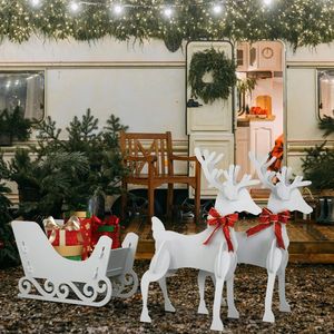 Traînes de rennes en PVC blanc pour décorations de Noël avec détails de cerf - Product Image 5