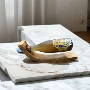 Soporte para Vino de Madera de Teca en Forma de Luna Curva con Diseño Minimalista Ecológico para Restaurantes, Cocinas y Bares - Product Image 3