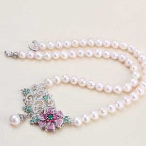 Collier en perles d'eau douce de haute qualité, pendentif en zircon, design polyvalent en nœud papillon, pour une utilisation polyvalente, pour le streaming en direct - Product Image 1