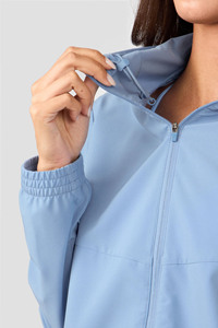 Ensemble veste coupe-vent légère à capuche et short pour femme, survêtement athlétique à fermeture éclair intégrale, tenue de sport décontractée avec panneaux contrastés - Product Image 3