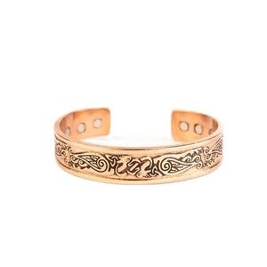 สร้อยข้อมือแม่เหล็กทองแดงสำหรับผู้ชายและทุกเพศ – เครื่องประดับดีไซน์ทองเหลืองประดับเพชรพร้อมแม่เหล็ก 6 ชิ้น สำหรับงานแต่งงานและของขวัญงานปาร์ตี้ - Product Image 1
