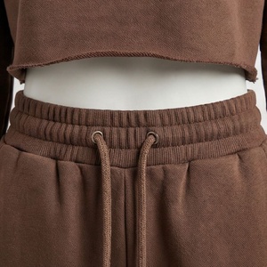 Ensemble 2 pièces pour femme, sweat-shirt court et short marron uni, col rond, manches longues, coupe ample, tenue décontractée, longueur au-dessus du genou - Product Image 5