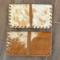 Produits les plus vendus Pochette à tabac en cuir de vachette roulant 100% Étui à cigarettes en cuir véritable fabriqué à la main Hair On Hide Tobacco Wallet