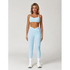 Ensemble de yoga pour femmes : soutien-gorge de sport et leggings taille haute pour une flexibilité optimisée, résistants aux squats, en nylon et élasthanne - Product Image 3