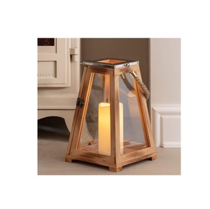 Farol de Madera Hecho a Mano con Paneles de Vidrio y Asa de Cuerda, Decoración para Bodas en Interiores y Exteriores - Product Image 1