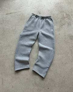 Sweat à capuche gris personnalisé avec fermeture éclair, imprimé multi-graphiques, détail de capuche orné de strass, style streetwear oversize, sweats à capuche OEM ODM à marque privée - Product Image 3