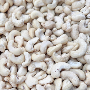 Fournisseur de Confiance A180 A210 Noix de Cajou Santigo Noix de Cajou du Vietnam Noix de Cajou Brutes Entières en Coque de Santigo Vietnam - Product Image 1