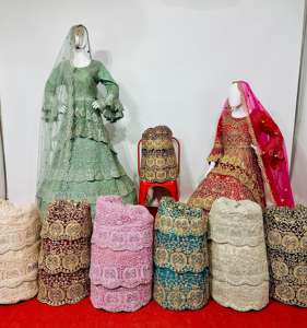 Vestido de novia informal de última moda LX Bridal con intrincado trabajo Dori, diamantes y piedras Jarkan, con diseño de cola de novia. - Product Image 3