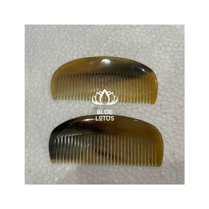 Peigne en corne de qualité supérieure pour un massage efficace du cuir chevelu et une coiffure sophistiquée antistatique – Vente en gros - Product Image 1