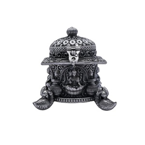 Adorno Artesanal de Plata 925 Más Vendido - Diseño de Pavo Real Laxmi con Aspecto Antiguo Auténtico y Acabado Oxidado para Decoración del Hogar - Product Image 1