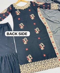 Conjunto de Moda: Top Sharara con Bordado de Lentejuelas y Dupatta Negro 84919 - Product Image 4