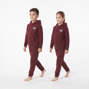 Conjunto Deportivo con Capucha para Niños, Invierno, Algodón y Felpa, Color Vino, Ropa Casual Infantil, Colección de Ropa Personalizada - Product Image 3