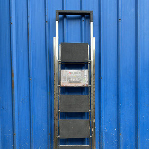 Escalera de aluminio de grado industrial con características de estabilidad mejoradas. - Product Image 2