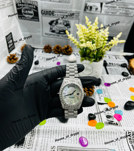 Reloj con caja y esfera con incrustaciones de diamantes, acero inoxidable, con bisel de diamantes cultivados en laboratorio VVS y diseño elegante para unisex. - Product Image 5