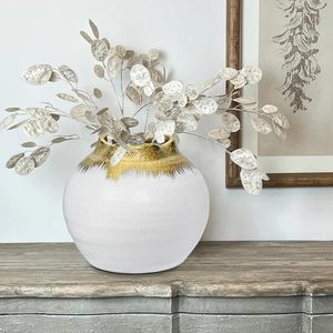 Vase de sol minimaliste en métal noir Floral Haven, fait main, texture géométrique, forme ovale décorative - Product Image 2