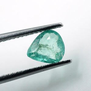 HAYAAT GEMS Esmeralda Zambiana de 0.70ct, Corte Pera Facetado (Corte Esmeralda), Verde (7X6X3MM) para Joyería - Product Image 5