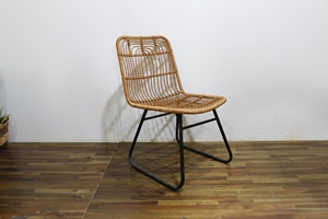 Chaise de salle à manger moderne en rotin naturel imperméable avec pieds en métal noir robustes pour usage extérieur en villa – Offre spéciale - Product Image 3