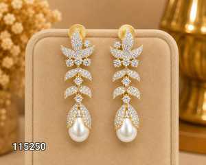 Boucles d'oreilles pendantes élégantes en perles Ping Bling pour femmes, dorées, motif floral, feuilles de cristal, de luxe, pour mariée, mariage, déclaration de style - Product Image 1