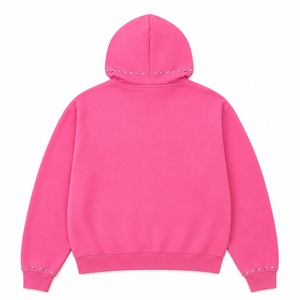 Sudadera con capucha rosa personalizada con cremallera y tachuelas para hombre, estilo oversize, moda urbana, con pedrería, casual, tipo jersey. - Product Image 2