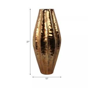 Vase de sol en laiton fait main Desert Bloom avec texture côtelée, finition dorée moderne, 27 pouces de hauteur, pièce d'art décorative - Product Image 1