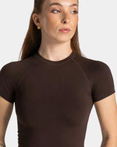 Camiseta de Mujer Marrón de Primera Calidad, 100% Algodón, Manga Raglán, Corte Ajustado, Diseño de Logotipo Personalizado con Apliques Estampados - Product Image 4