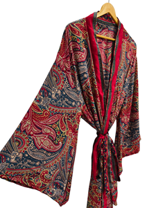 Robe kimono de luxe en soie patchwork, cache-maillot de bain, tenue de nuit, longue robe, kimono indien vintage fait main en soie de sari recyclée - Product Image 5