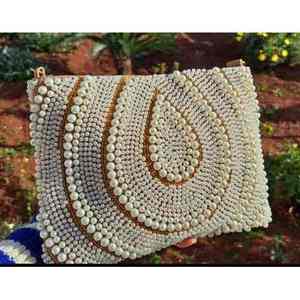 Sac à main décontracté indien fait main de luxe avec accessoires de mode en cristal, poignée perlée multicolore et durable, style baguette, local - Product Image 1