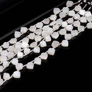 Perles de pierre de lune blanche naturelle en forme de feuille, perles de pierre de lune sculptées à la main, fabrication de bijoux, perles de pierre de lune naturelle 10-11 mm, 8 pouces - Product Image 1