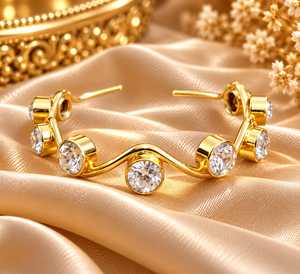 Manchette d'oreille ondulée en zircon plaqué or, sertie clos, bijou de mode tendance - Product Image 2