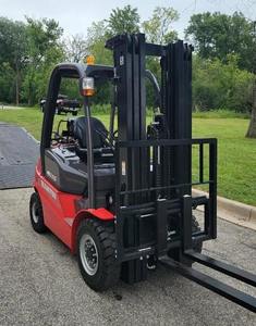 Montacargas MI25G 2023 en perfecto estado, transpaleta eléctrica de acero con asiento para operador, capacidad de carga de 2000 kg, para tiendas minoristas y talleres de reparación de maquinaria - Product Image 1