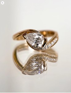 Bague de luxe en moissanite taille poire sertie clos, en argent sterling 925 plaqué or, certifiée, pour fiançailles, mariage, promesse, anniversaire, pour femme - Product Image 2